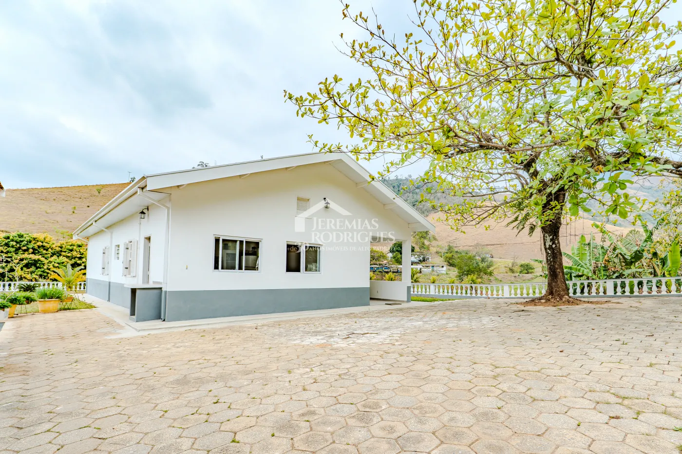 Fazenda à venda com 400 alqueires em São Jose do Barreiro/SP.