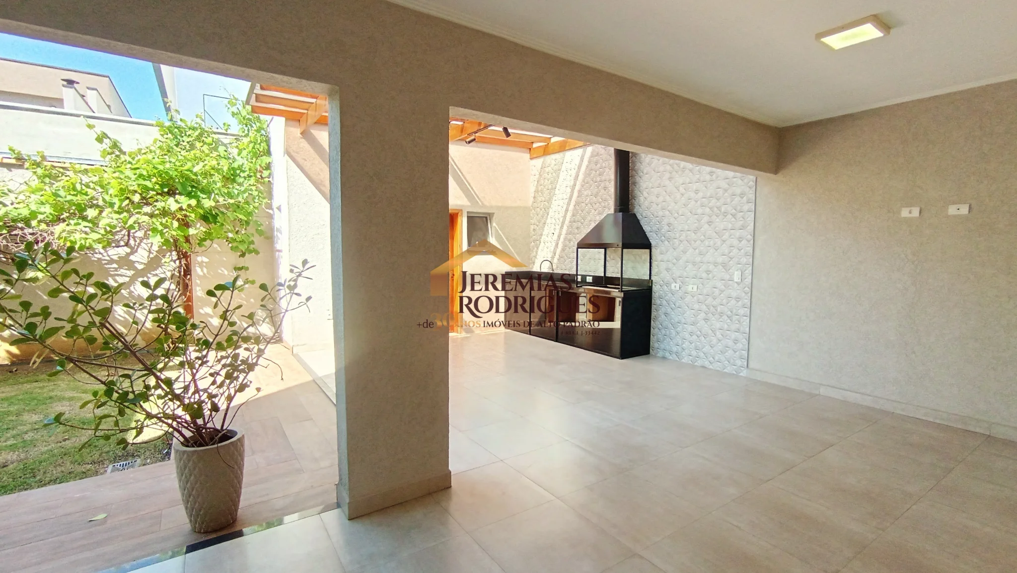 Casa à venda no Condomínio Campos do Conde II em Tremembé/SP.