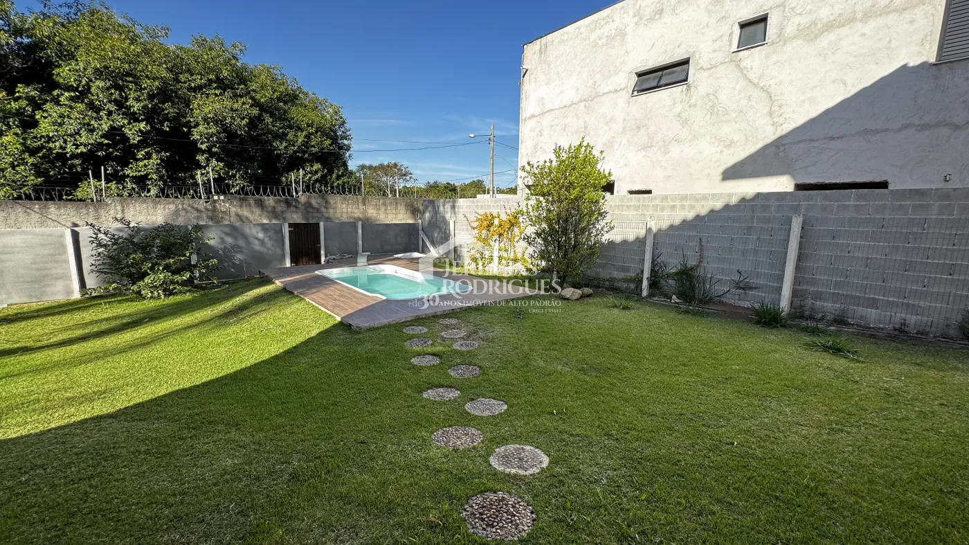 Casa para venda e locação com 4 dormitórios no Condomínio Colonial Village I em Pindamonhangaba/SP