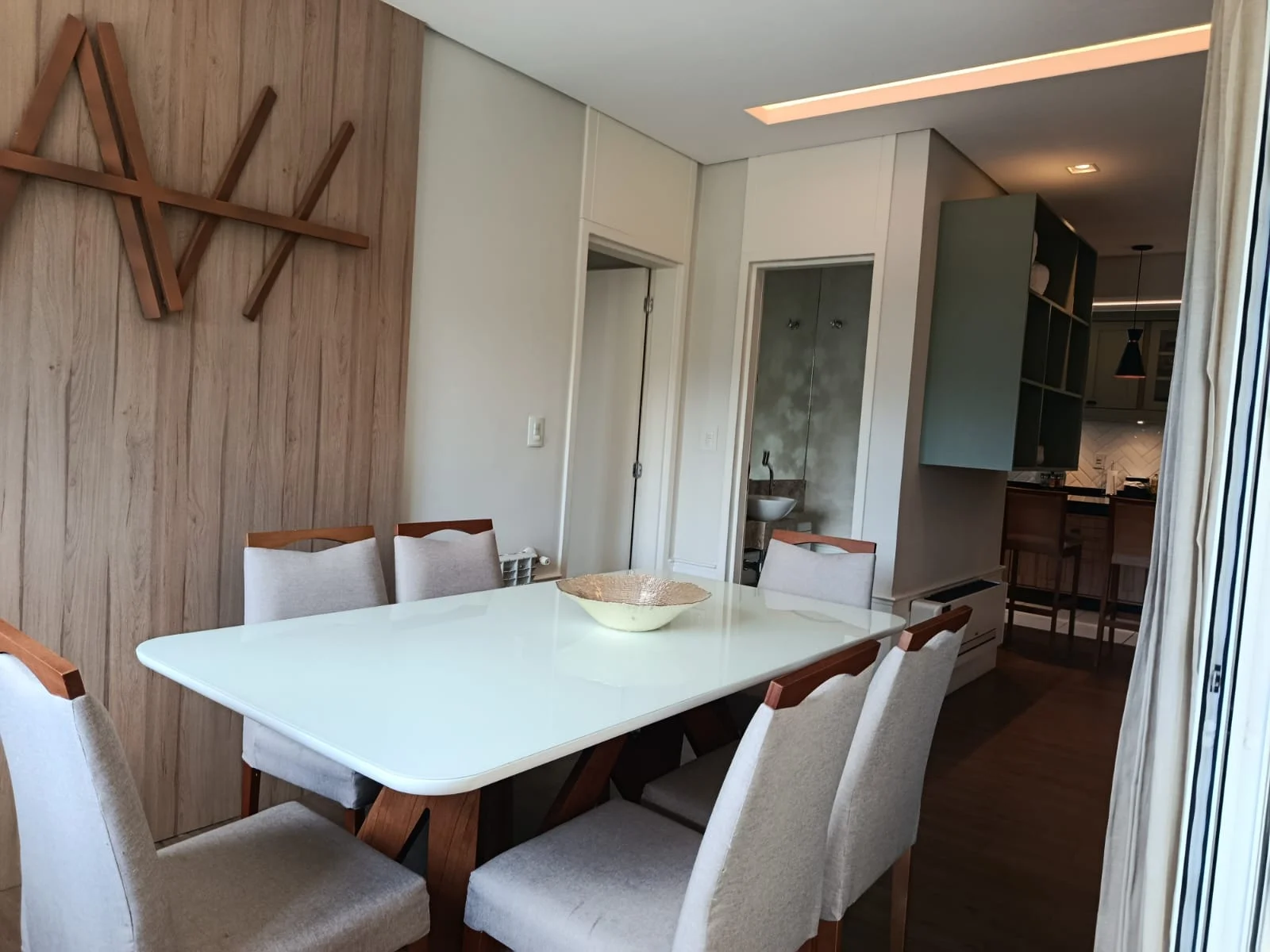 Apartamento à venda com 3 suítes no Edifício Le Premier em Campos do Jordão/SP. 