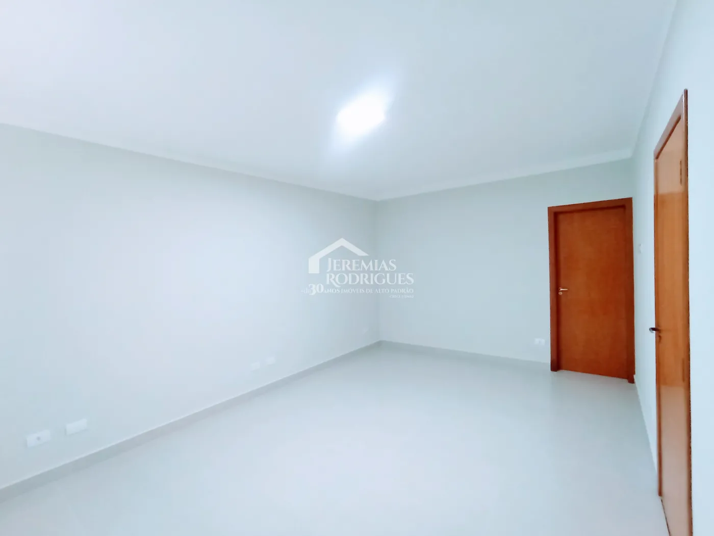 Casa à venda com 3 suítes no Condomínio Residencial Tecoara em Taubaté/SP
