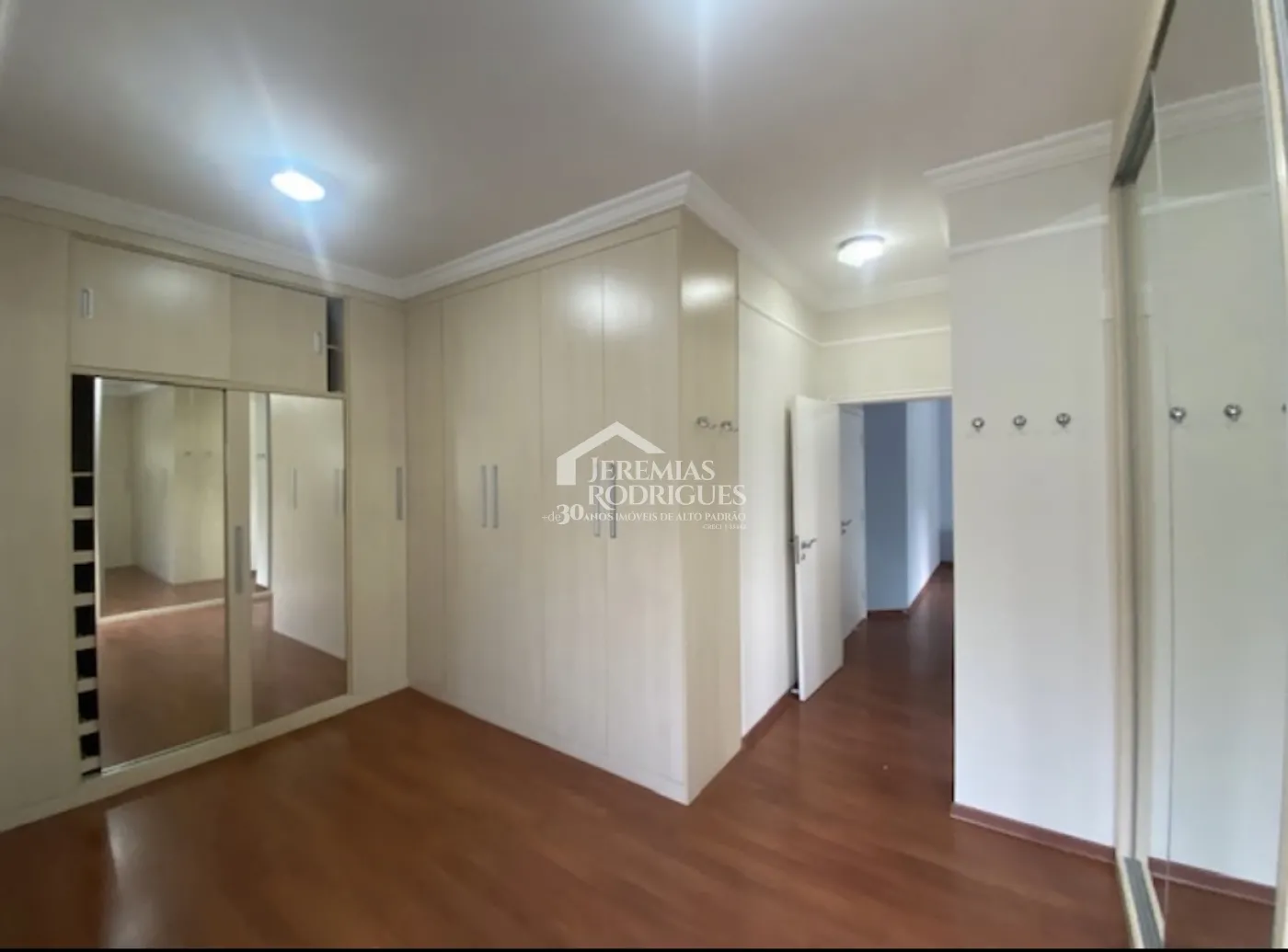 Sobrado com 5 dormitórios, 300 m² - Condomínio Taubaté Village - Taubaté/SP