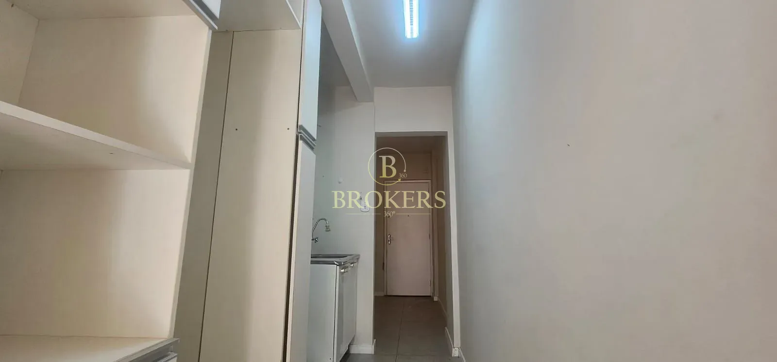 Sala a venda, Rua Visconde de Pirajá - Ipanema. Sala com 32m² Melhor trecho da rua. — foto 8