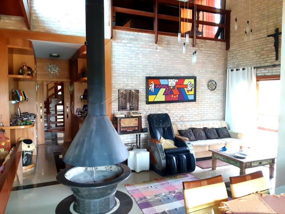 Casa à venda com 6 dormitórios no Condomínio Chácaras Cataguá em Taubaté/SP.