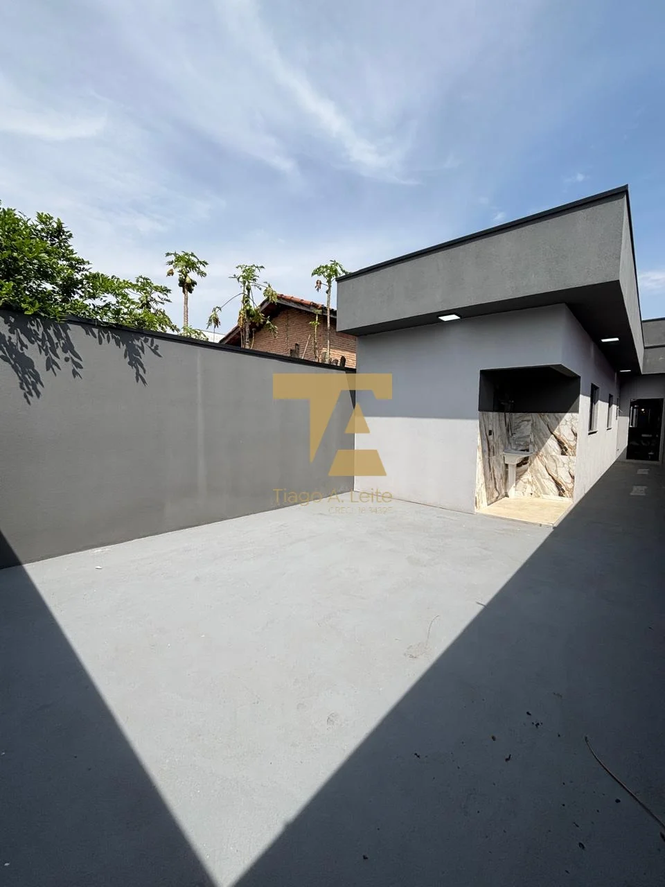 Casa com Quintal Amplo e 2 Quartos no bairro Cidade Nova