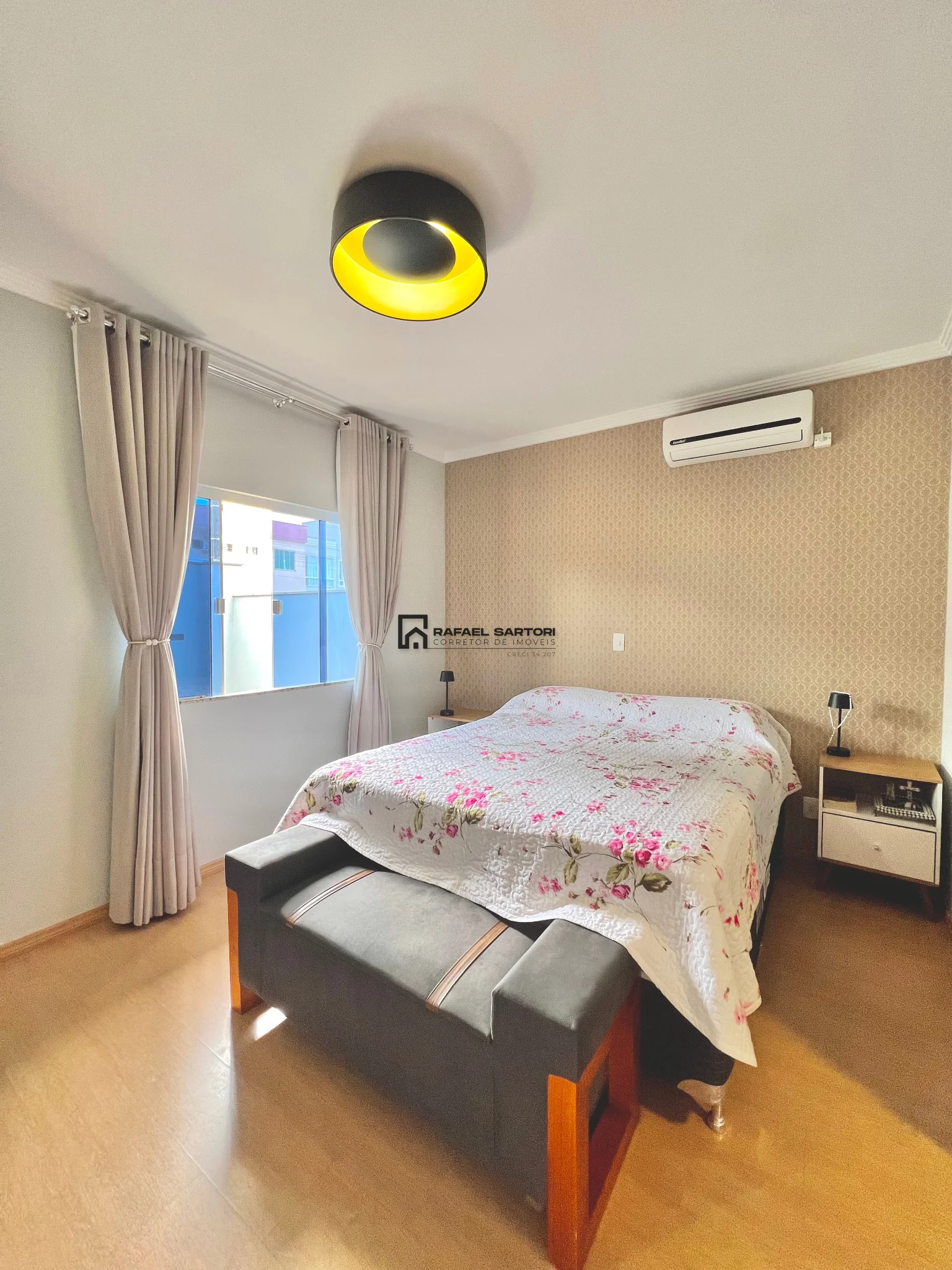 CASA COM 03 QUARTOS NO RAU