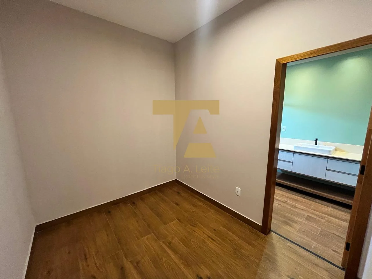 Casa Térrea à Venda no Condomínio Pérola do Vale Tremembé – 3 Suítes, Piscina e Alto Padrão no Vale do Paraíba