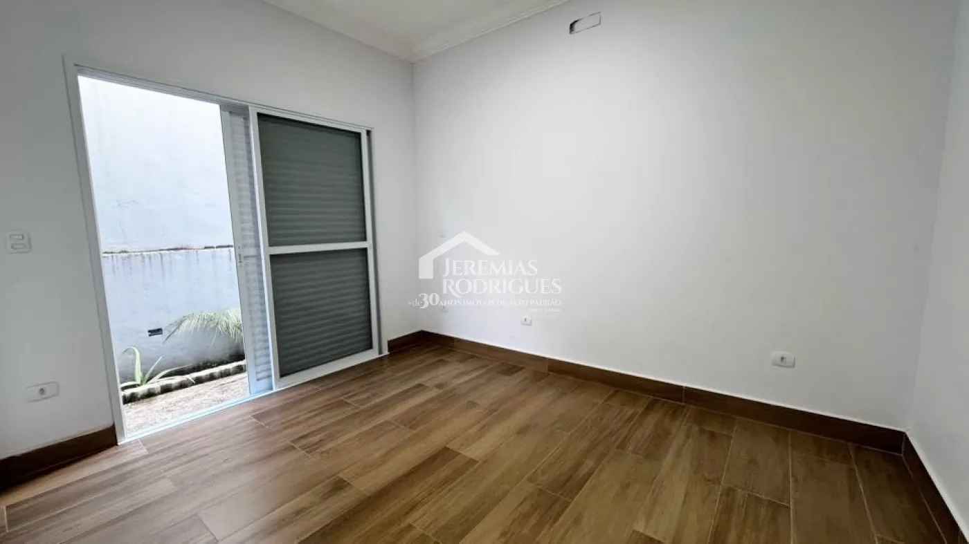 Casa para venda com 3 suítes no Condomínio Reserva dos Lagos em Pindamonhangaba/SP