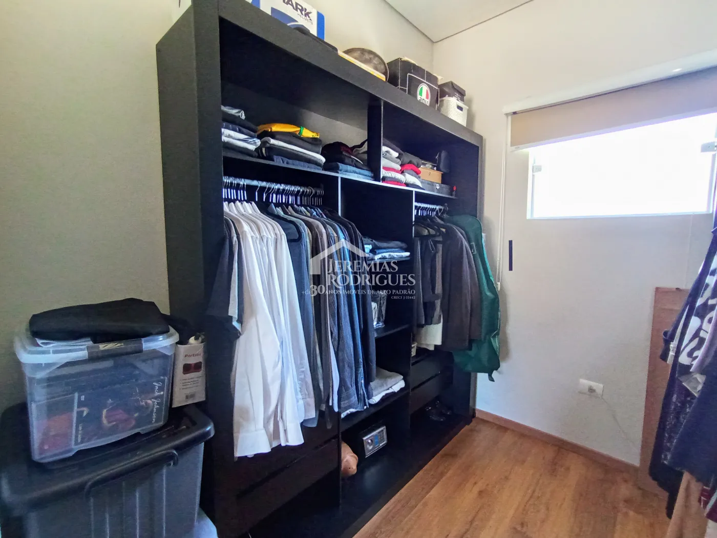 Casa à venda com 3 suítes no Condomínio Reserva dos Lagos em Pindamonhangaba/SP.