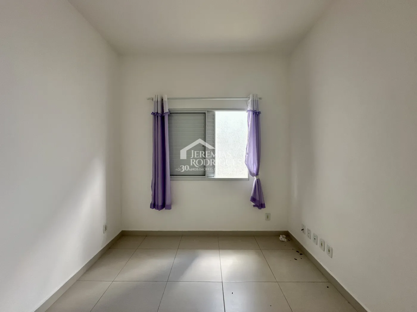 Casa para venda com 3 dormitórios no Condomínio Campos Do Conde I em Tremembé/SP