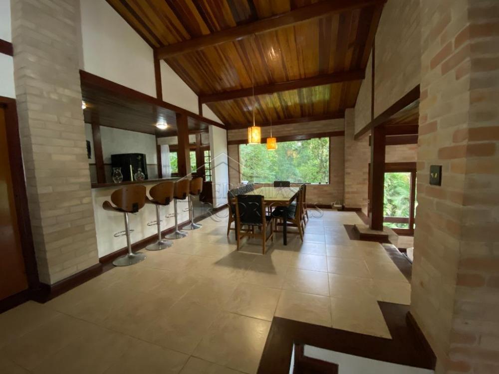 Casa à venda no Condomínio Domingas Dias em Ubatuba/SP.