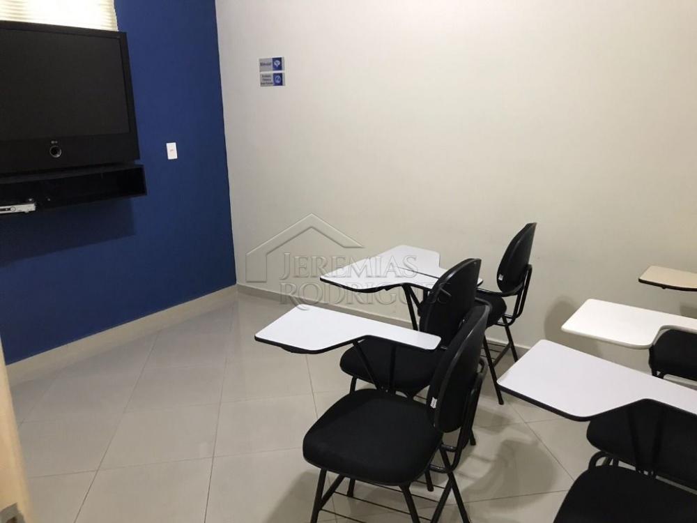 Comercial comercial à venda por R$ 3.000.000,00 - Taubaté/SP