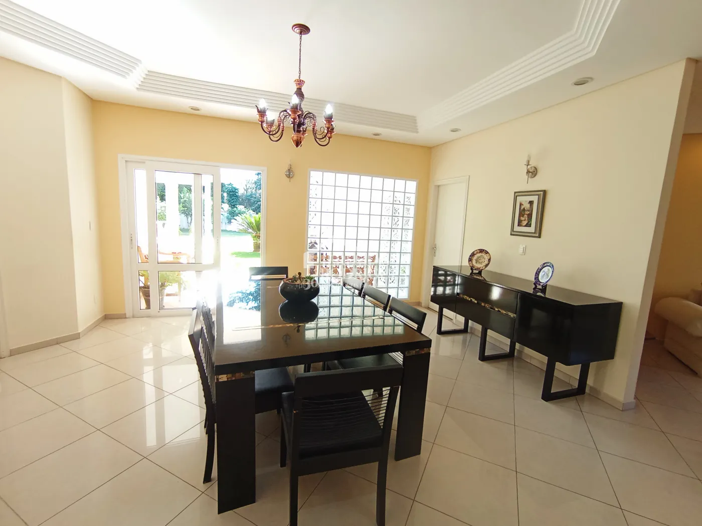 Casa à venda com 4 dormitórios no Condomínio Village Paineiras em Pindamonhangaba/SP