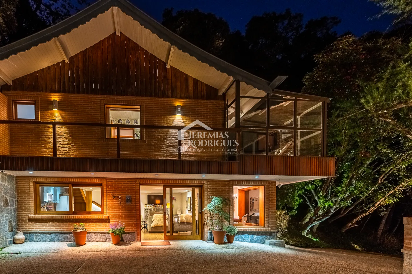 Casa com 7 suítes, 770 m² - Pedra do Fogo - Campos do Jordão/SP.