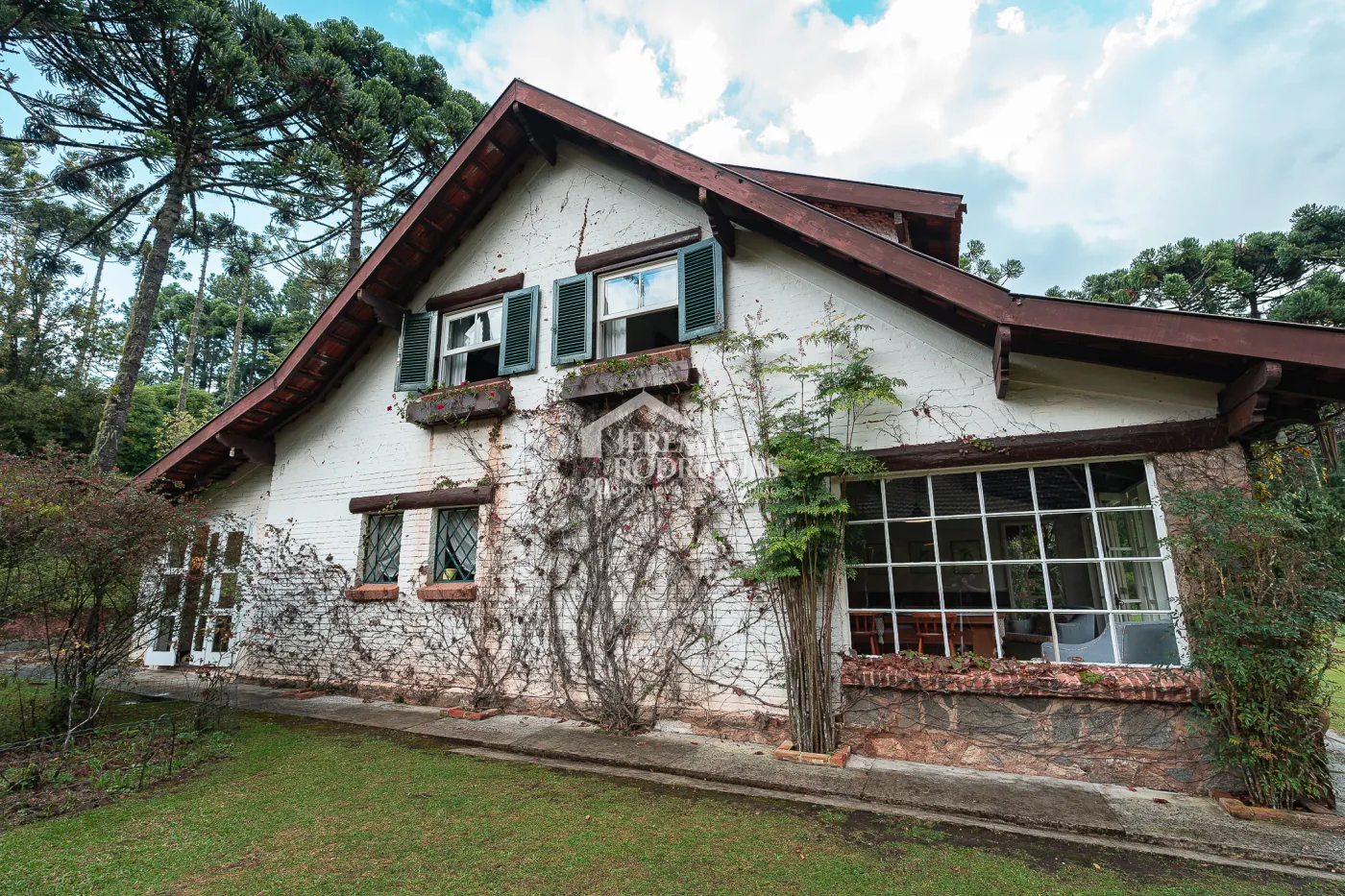 Casa com 9 dormitórios, 694 m² - Condomínio Reserva Figueiredo - Campos do Jordão/SP