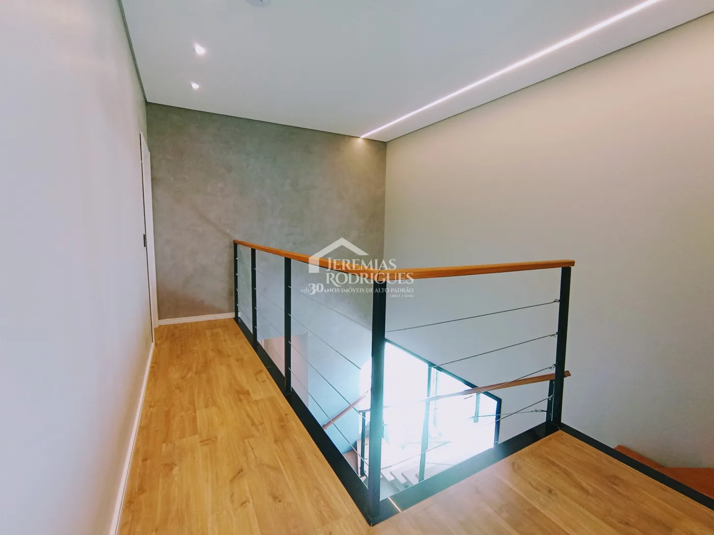 Casa à venda com 5 dormitórios no Condomínio Reserva dos Lagos em Pindamonhangaba/SP.