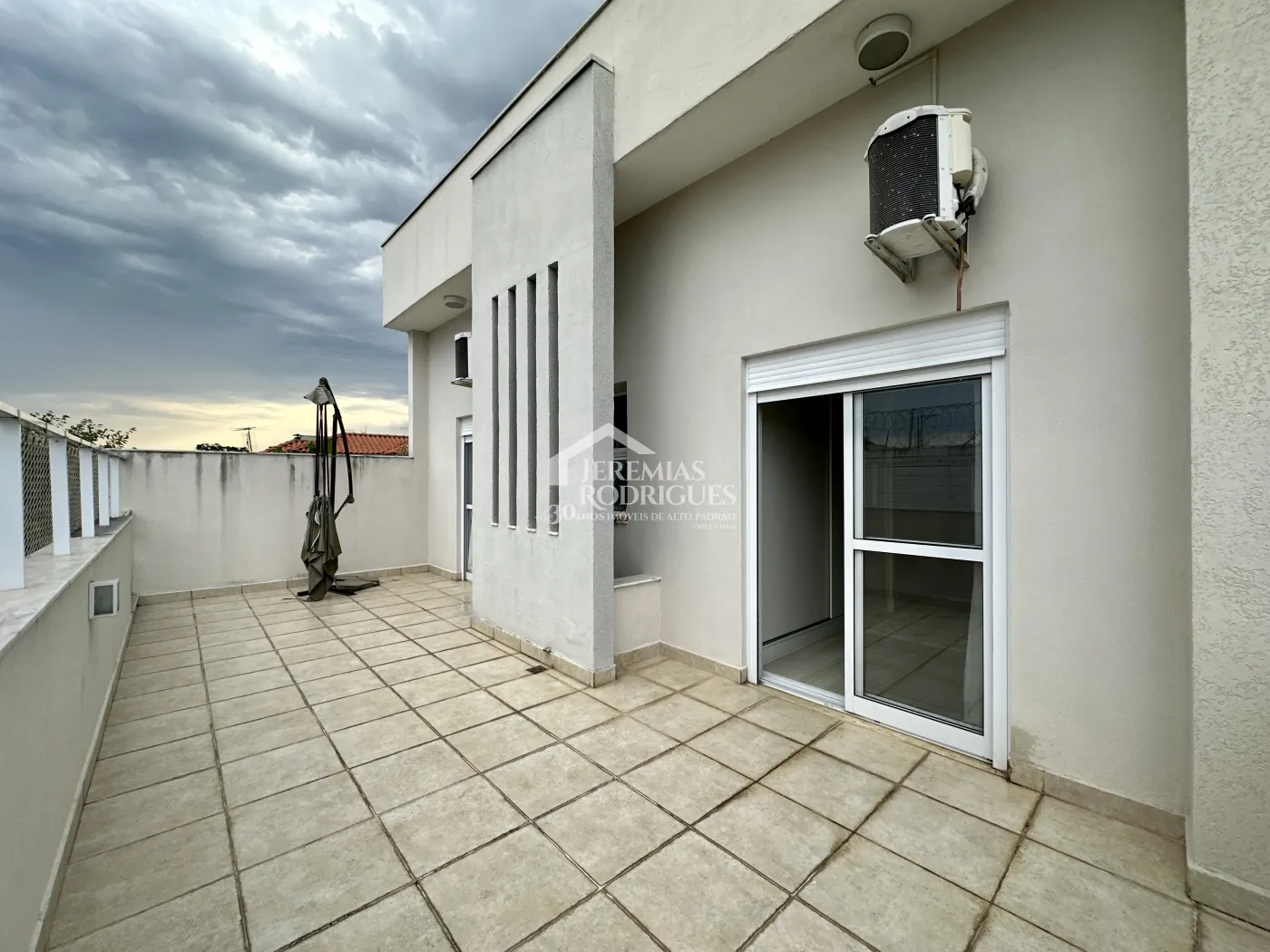 Casa à venda com 3 dormitórios no Condomínio Campos do Conde I em Tremembé/SP