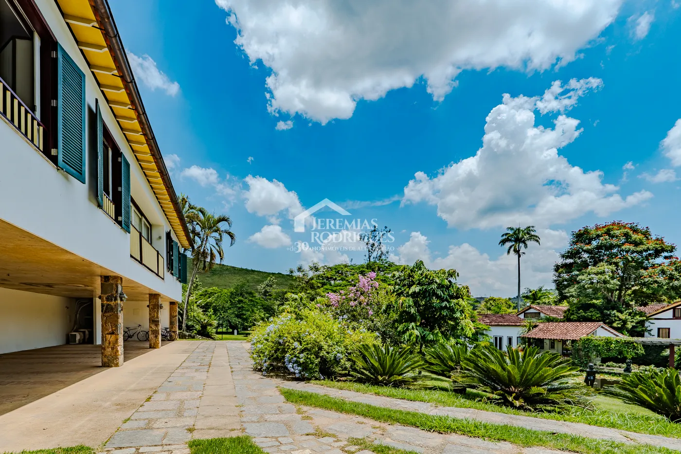 Fazenda à venda com 3.389.000,00 m² em Piraí/RJ.