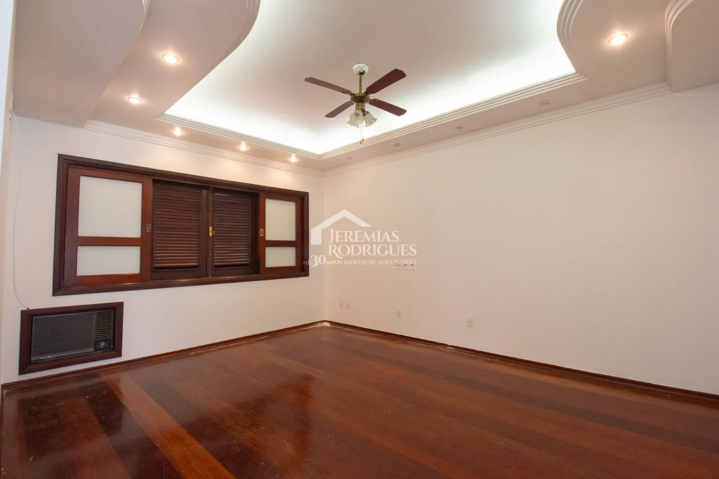 Casa com 4 suítes, 576 m² - Condomínio Village Paineiras - Pindamonhangaba/SP
