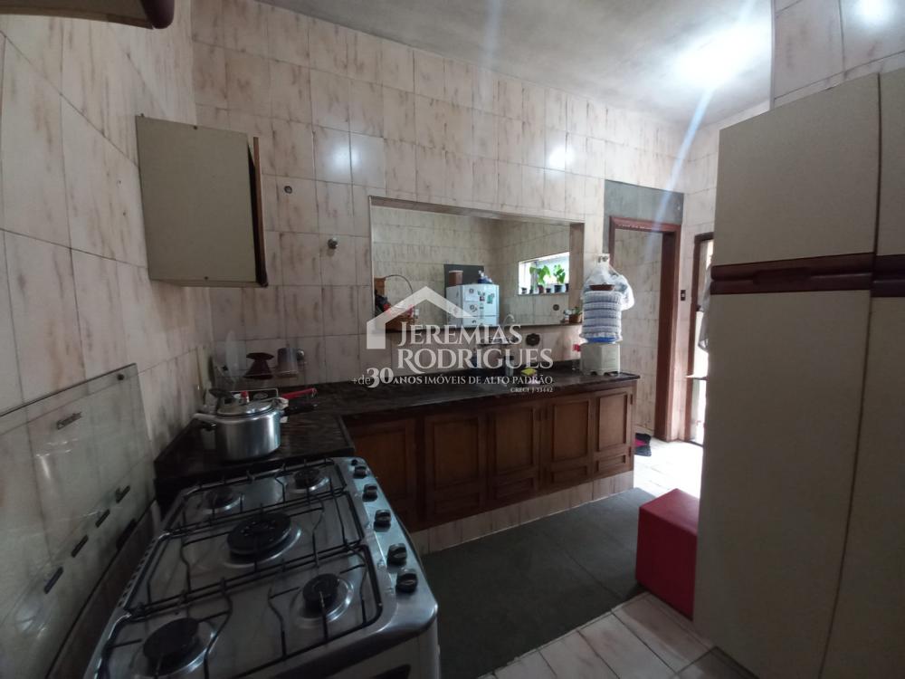 Espetacular casa térrea com piscina, quintal amplo e ótima localização - Pindamonhangaba/SP