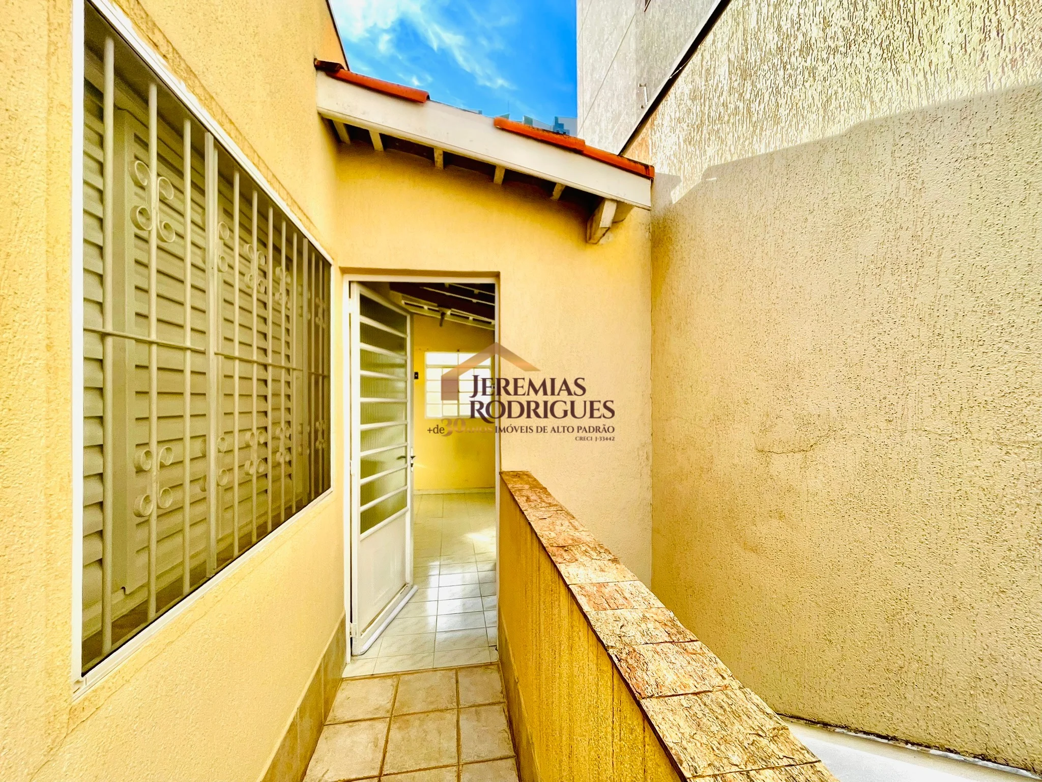 Casa para locação e venda no Centro em Taubaté/SP. — foto 34