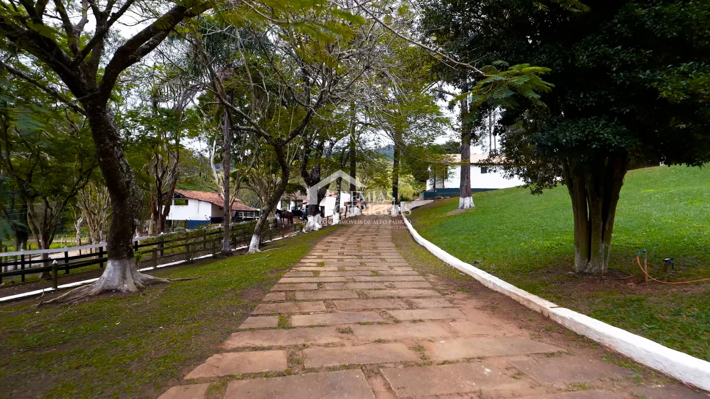 Fazenda à venda com 2.544 hectares em Santa Branca/SP.