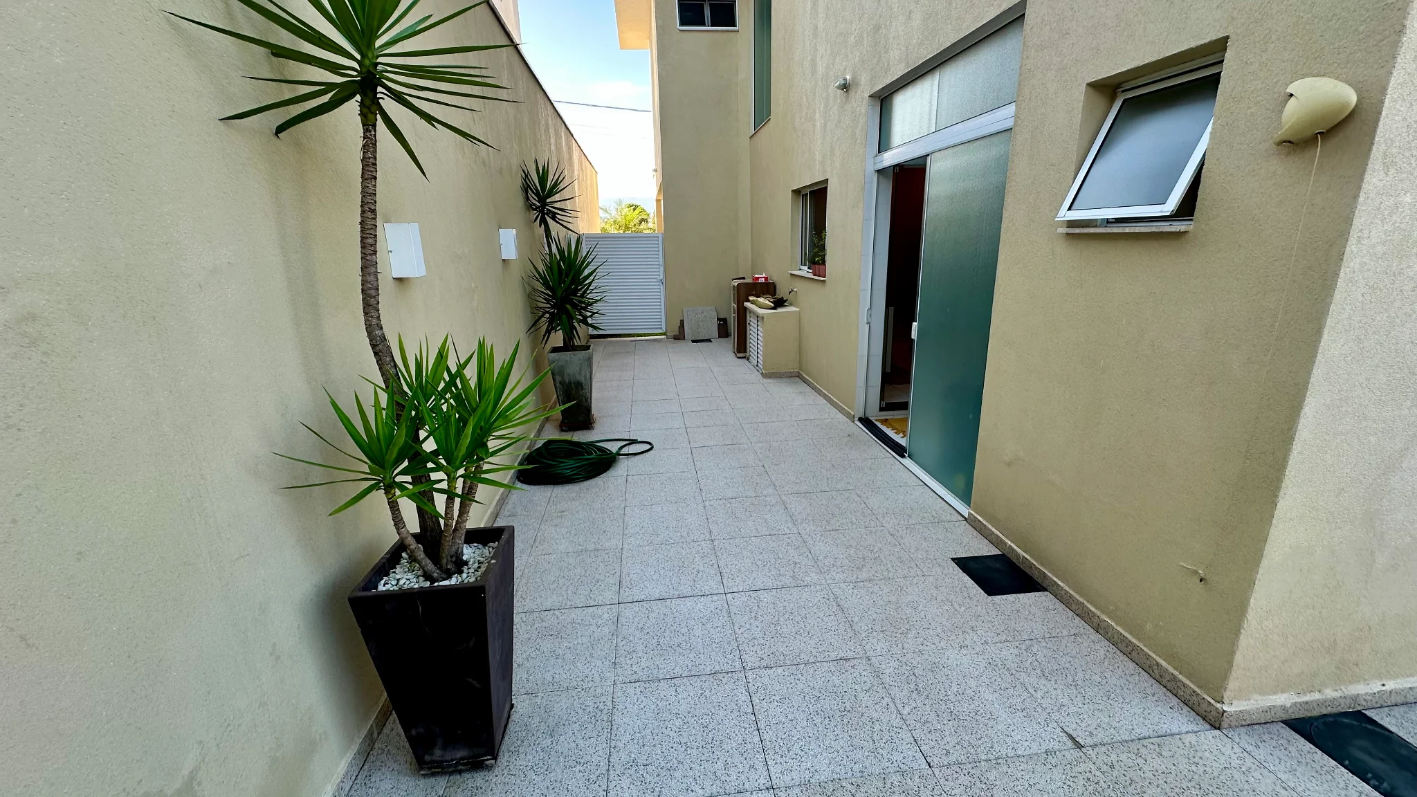 Casa para venda e locação no Condomínio Reserva dos Lagos em Pindamonhangaba/SP. 