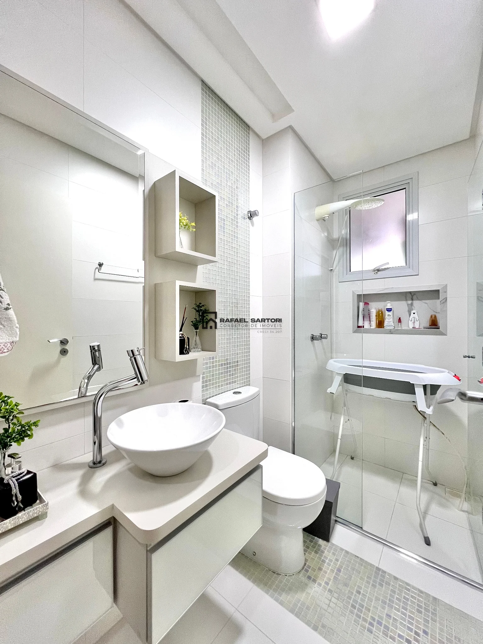 APARTAMENTO COM DECK PRIVATIVO