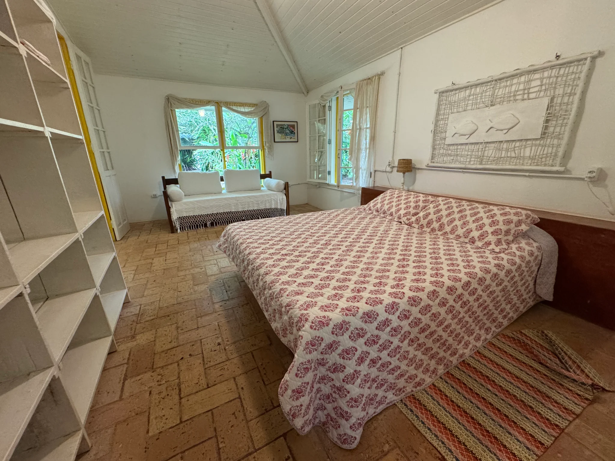 Casa à venda com 5 dormitórios na Praia Vermelha do Centro em Ubatuba/SP. 
