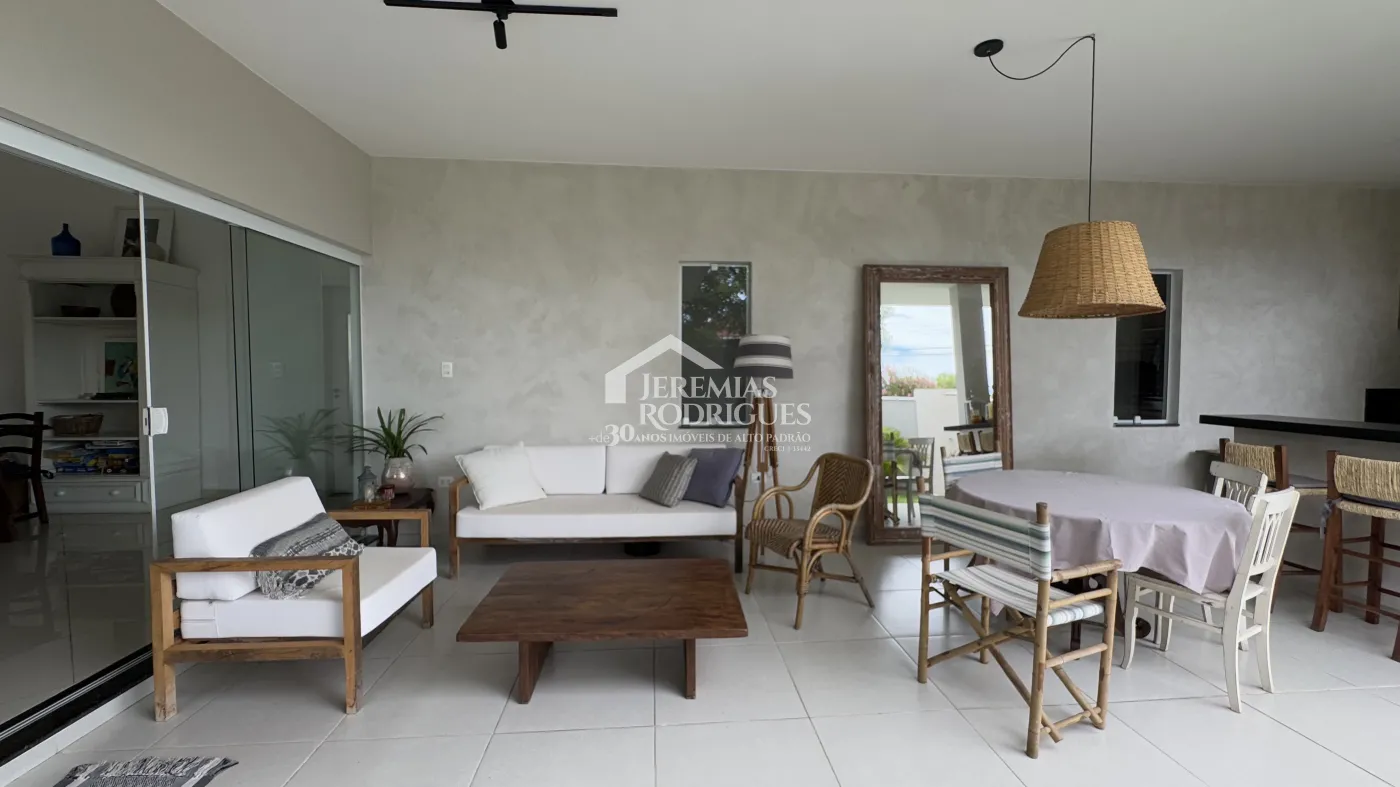 Casa à venda com 3 suítes no Condomínio Real Ville em Pindamonhangaba/SP.