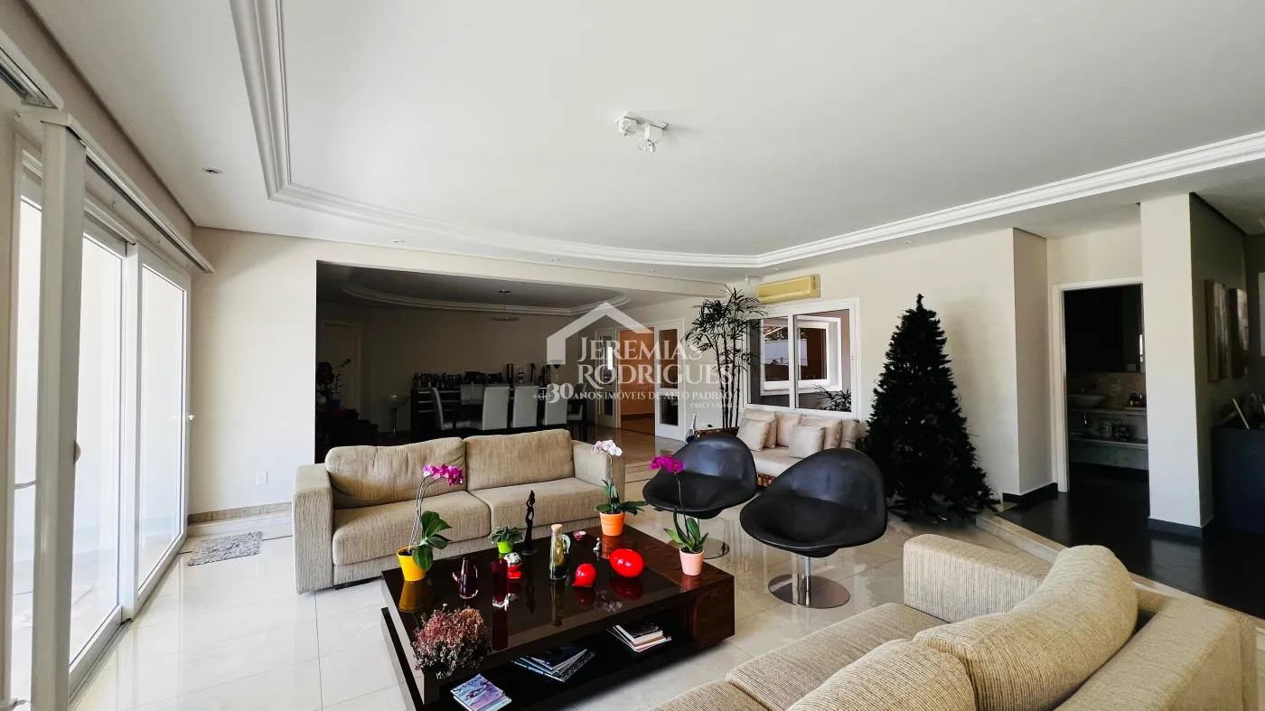 Casa para venda e locação com 6 dormitórios no Condomínio Chácaras Cataguá em Taubaté/SP.