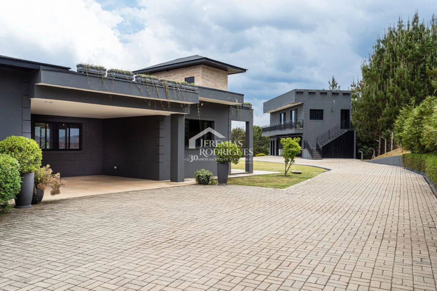 Casa para venda com 5 dormitórios no Residencial Estrelas da Mantiqueira em Campos do Jordão/SP