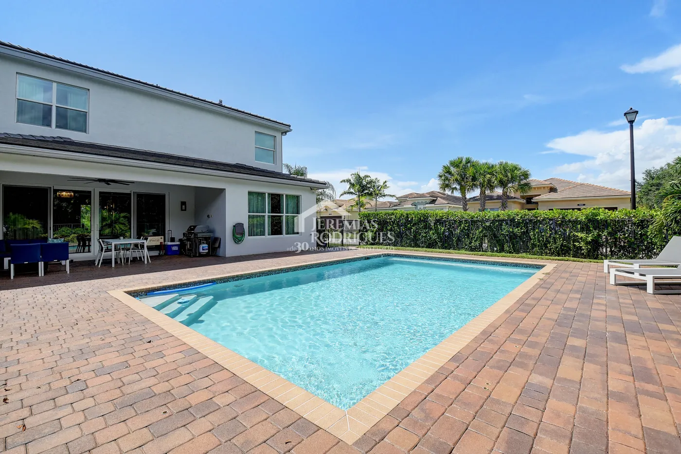 Casa com 4 dormitórios - Condomínio Dakota - Miami/ Flórida