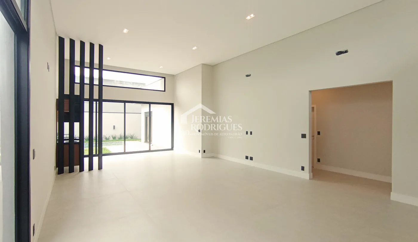 Casa à venda com 4 dormitórios no Condomínio Terras de San Marco em Taubaté/SP.