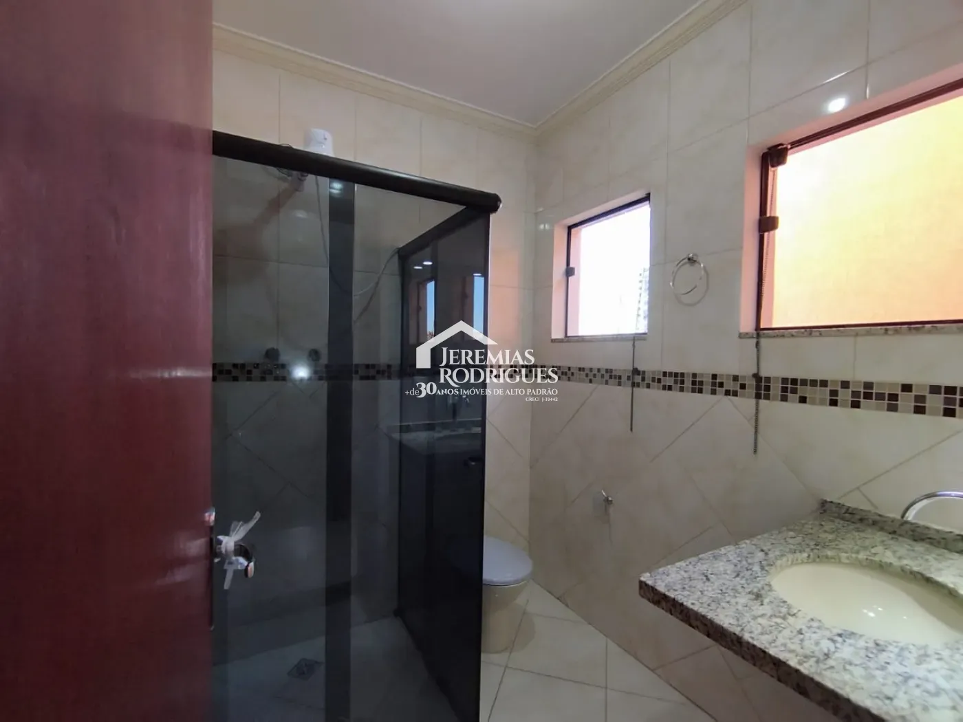 Casa à venda com 4 dormitórios no bairro Alto do Cardoso em Pindamonhangaba/SP.