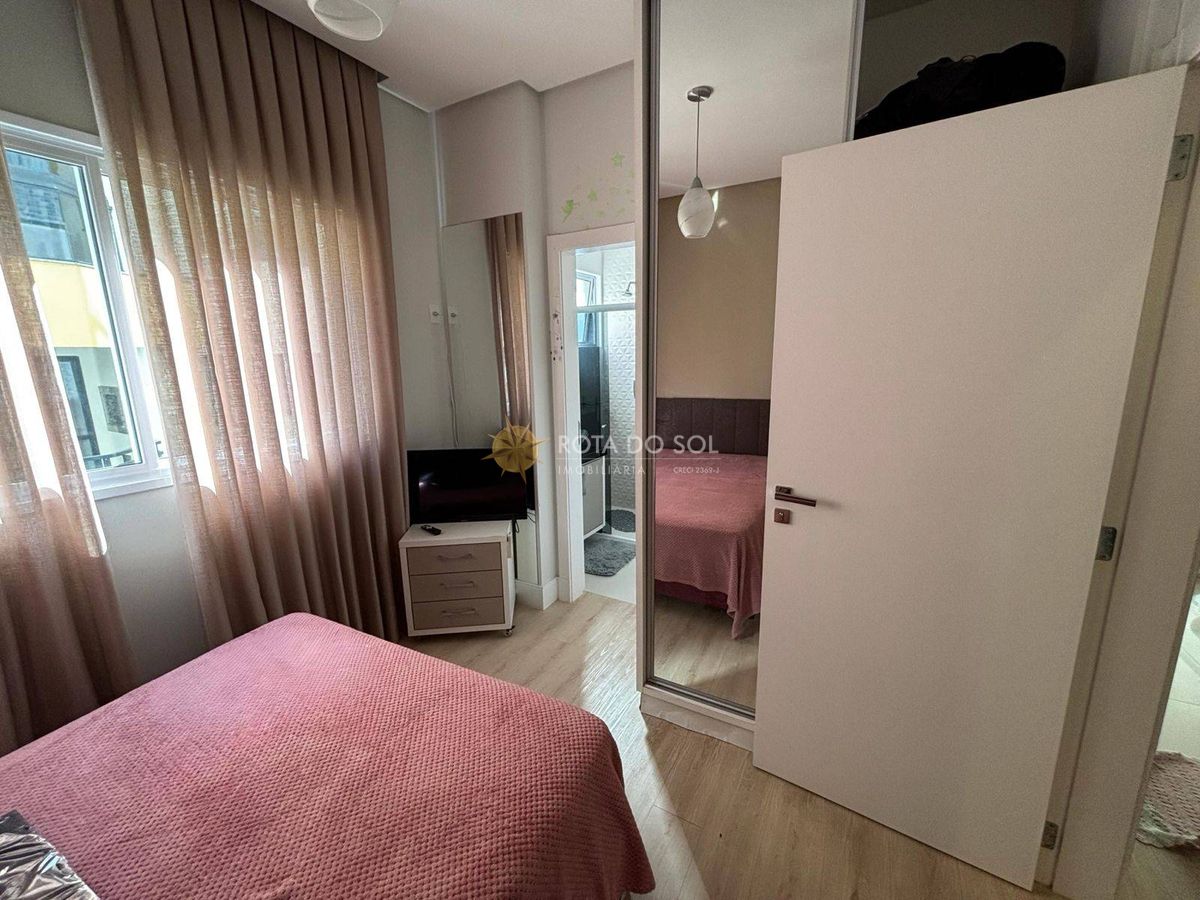 Residencial Salinas Apartamento Quadra Mar 4 Suítes em Meia Praia Itapema SC