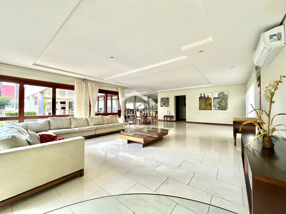 Casa com 4 quartos, 617 m² - Condomínio Taubaté Village - Taubaté/SP