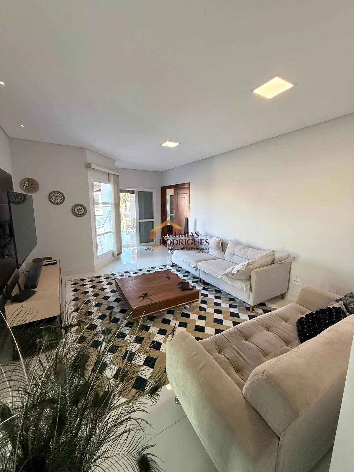 Casa à venda no Condomínio Reserva dos Lagos em Pindamonhangaba/SP.