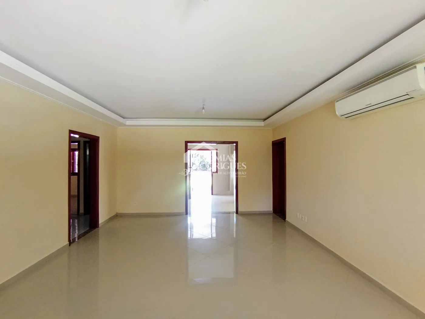 Chácara para locação com 4 dormitórios no bairro Jardim Carlota em Moreira Cesar/SP