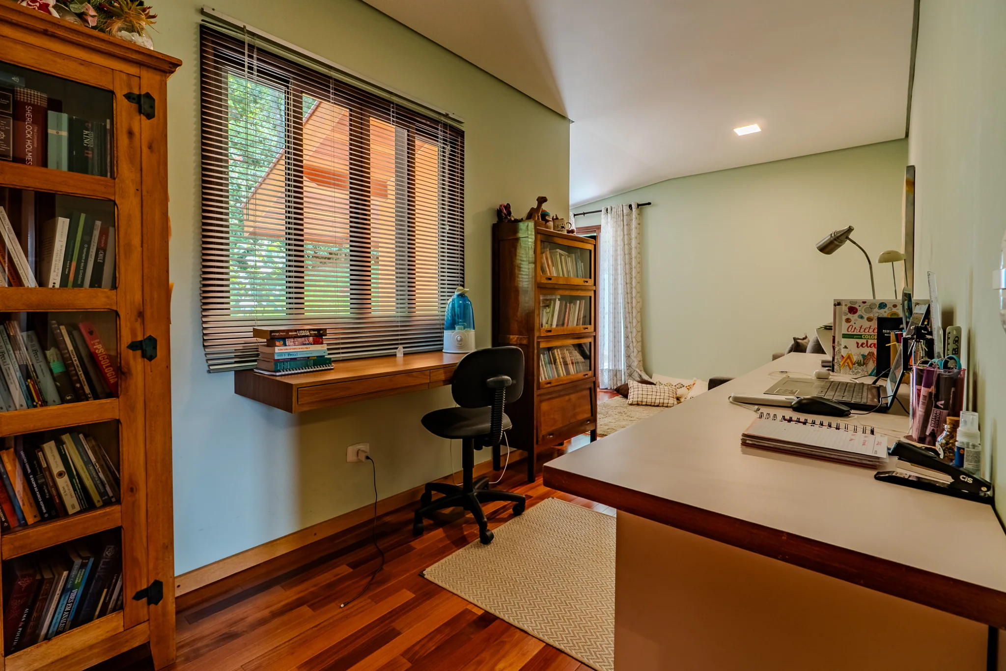 Casa à venda com 3 suítes no Condomínio Parque da Mantiqueira em Santo Antônio do Pinhal/SP. 