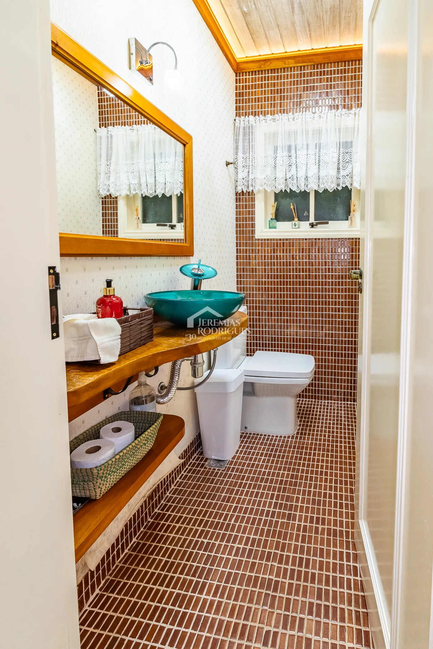 Casa com 5 suítes, 950 m² - Alto do Capivari - Campos do Jordão/SP