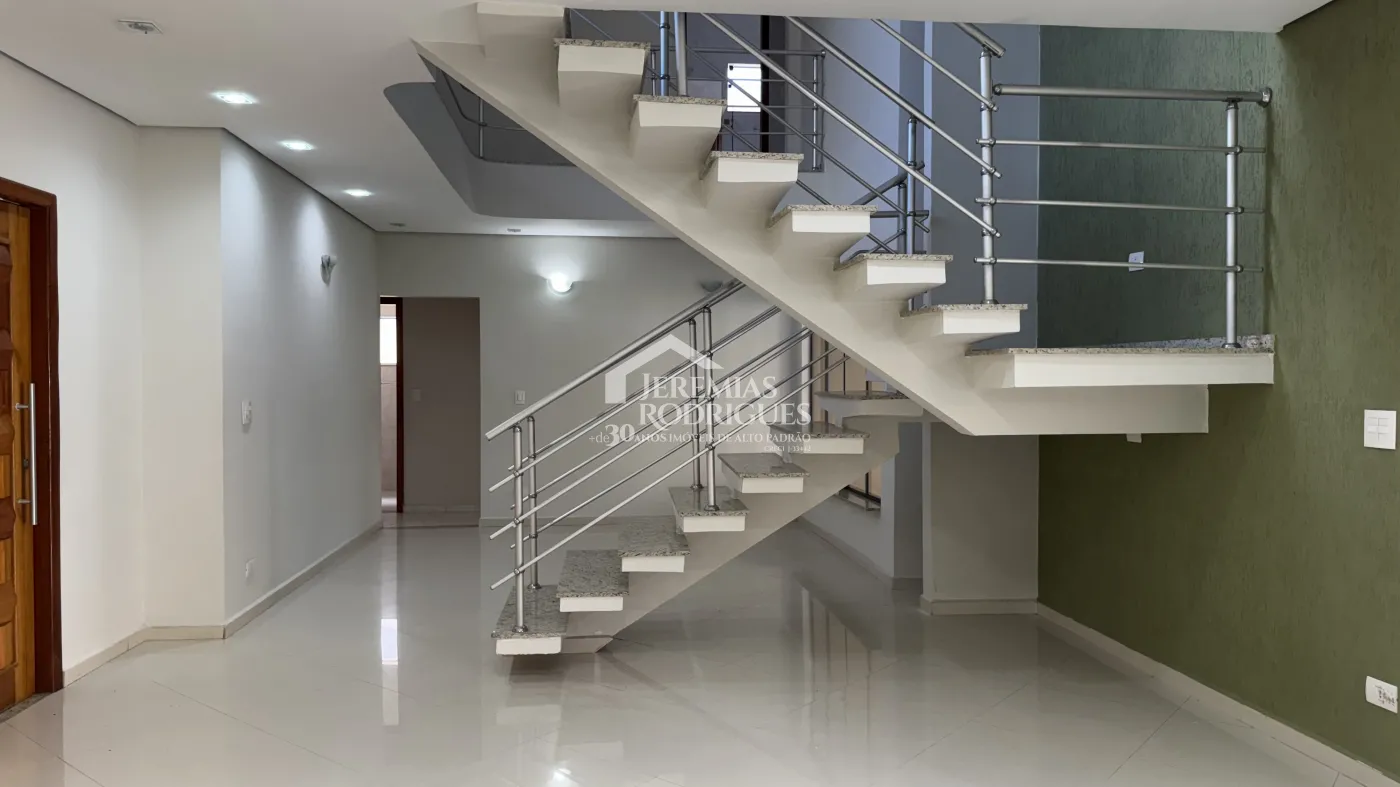 Casa para venda e locação com 4 dormitórios no Condomínio Real Ville I em Pindamonhangaba/SP.