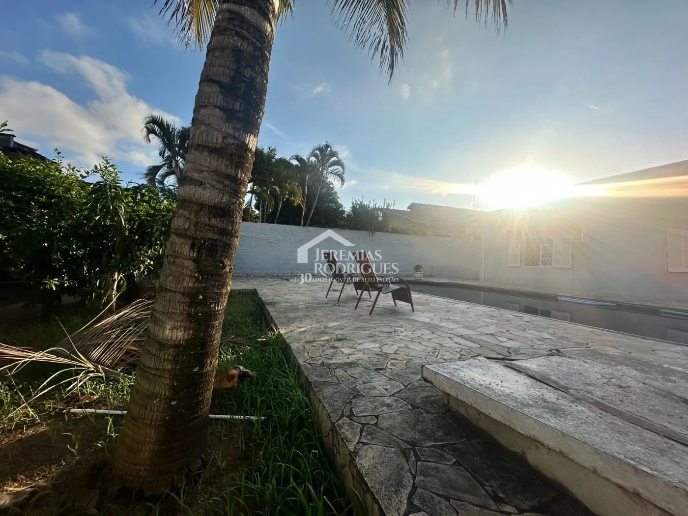 Casa para venda e locação com 3 dormitórios no bairro Jardim Residencial Doutor Lessa em Pindamonhangaba/SP
