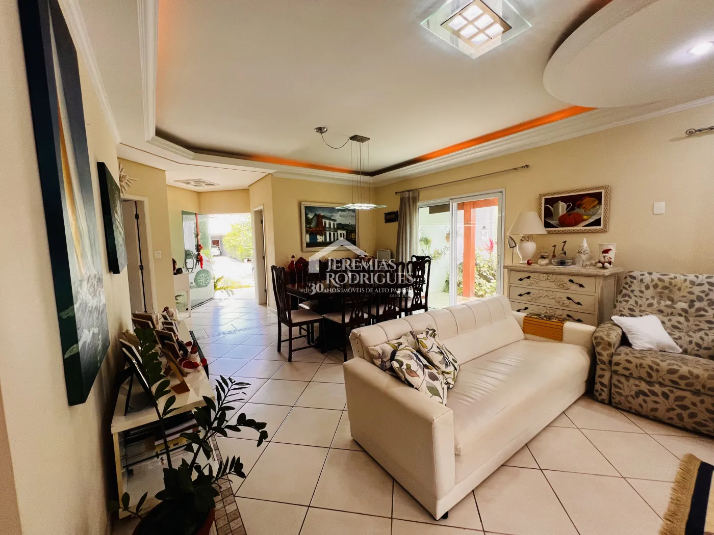 Casa com 4 dormitórios, 305 m² - Condomínio Taubaté Village - Taubaté/SP.