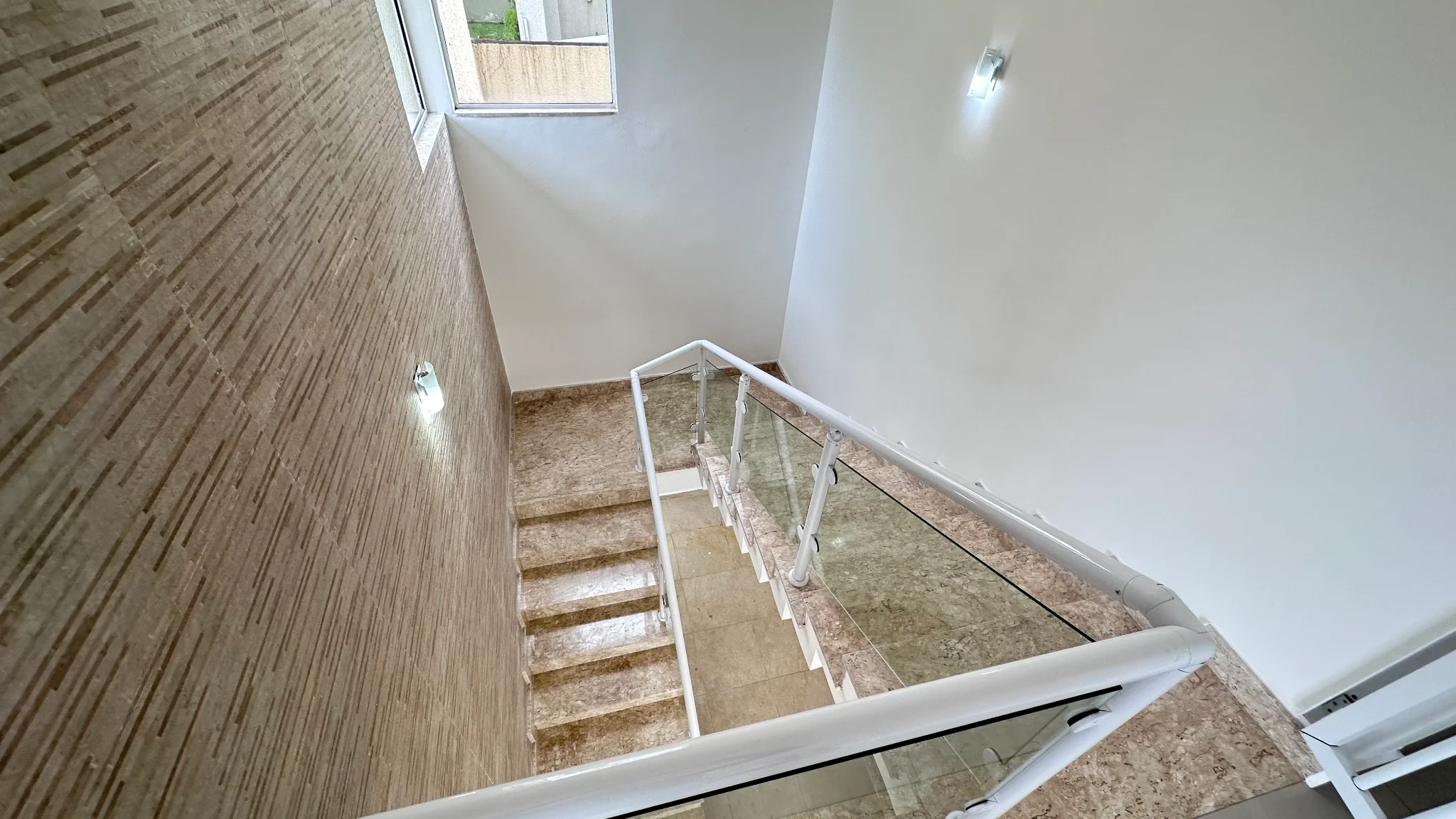 Casa para locação e venda no Condomínio Reserva dos Lagos em Pindamonhangaba/SP.