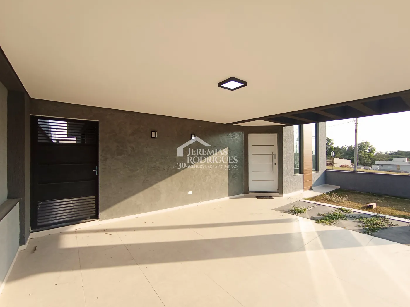 Casa à venda com 3 dormitórios no Condomínio Morada do Visconde em Tremembé/SP.