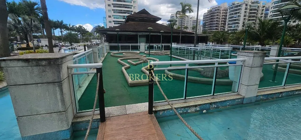 Oportunidade - Avenida Embaixador Abelardo Bueno - Barra Olímpica. Varanda, 2 quartos sendo 1 suíte