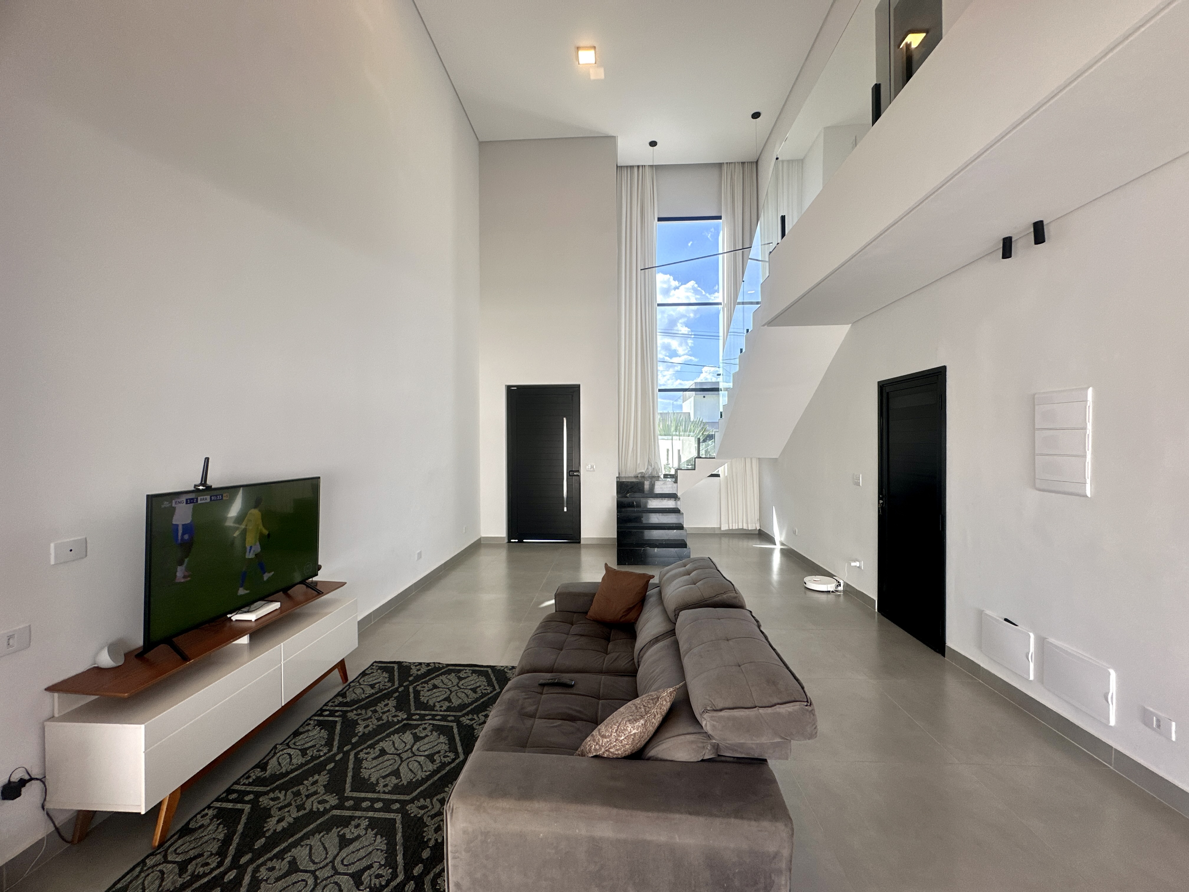 Casa à venda com 4 dormitórios no Condomínio Bella Vitta em Caçapava/SP.