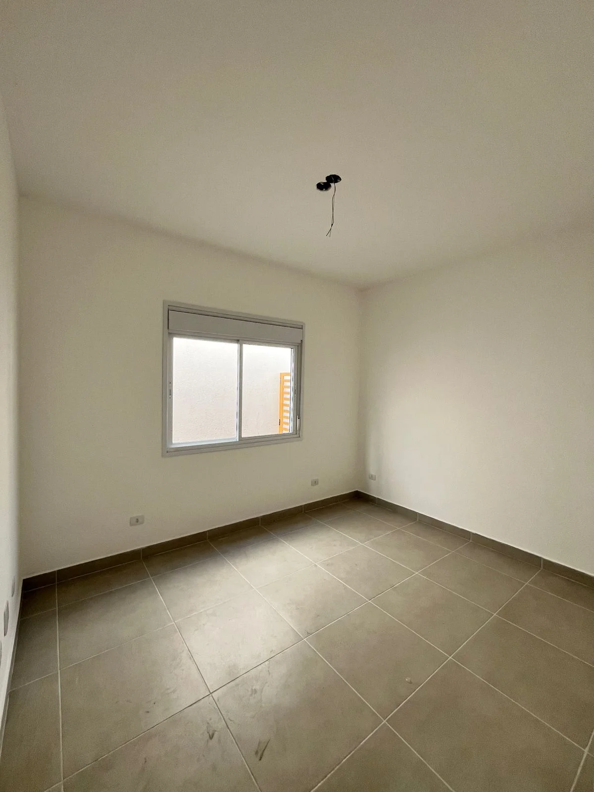 Casa à venda no Vita Village – 3 quartos, suíte, quintal 250 m² | Pindamonhangaba