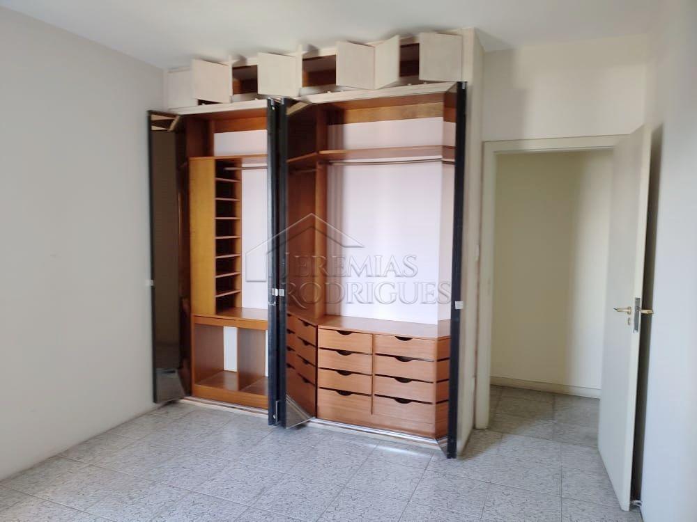 Apartamento para locação com 3 dormitórios, 256 m² no Edifício Plaza Alta em Taubaté/SP.